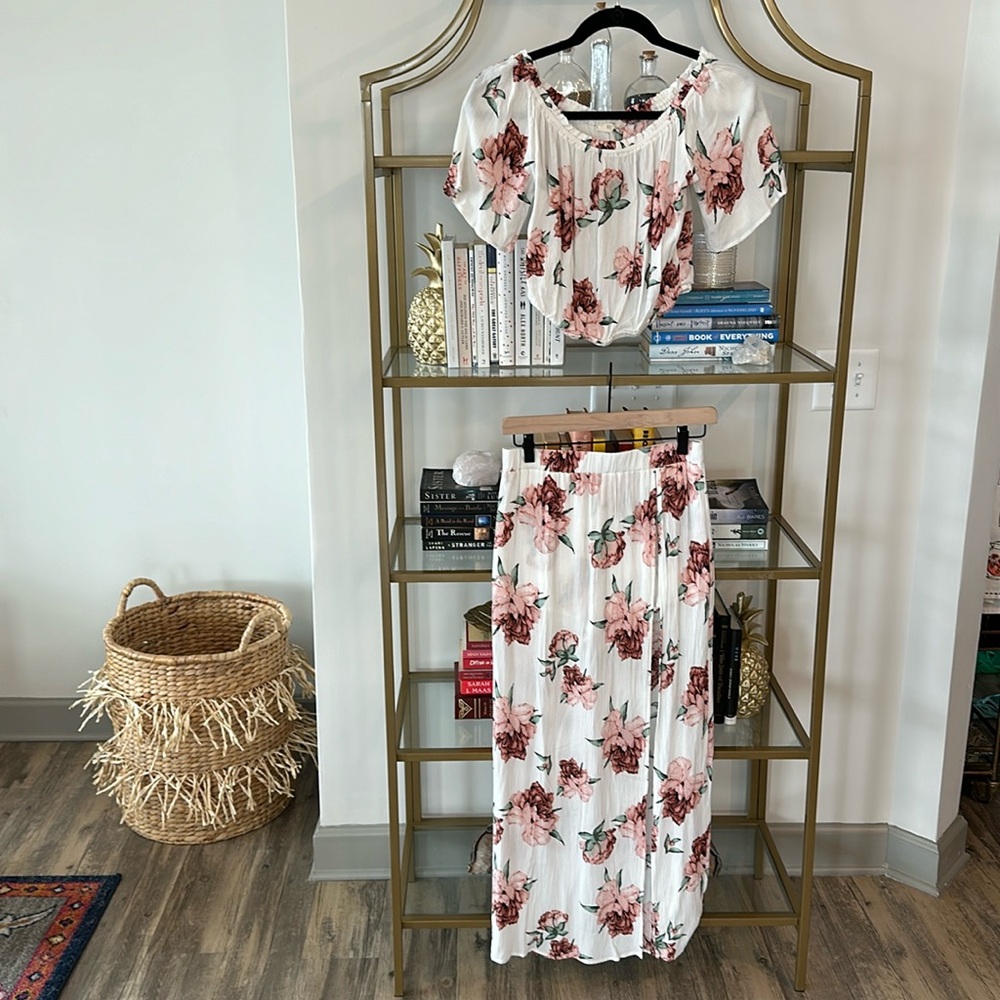Illa Illa matching skirt & crop top set size M